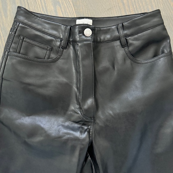 Aritzia Wilfred Melina Vegan Leather Pants in Black. - Picture 4 of 5